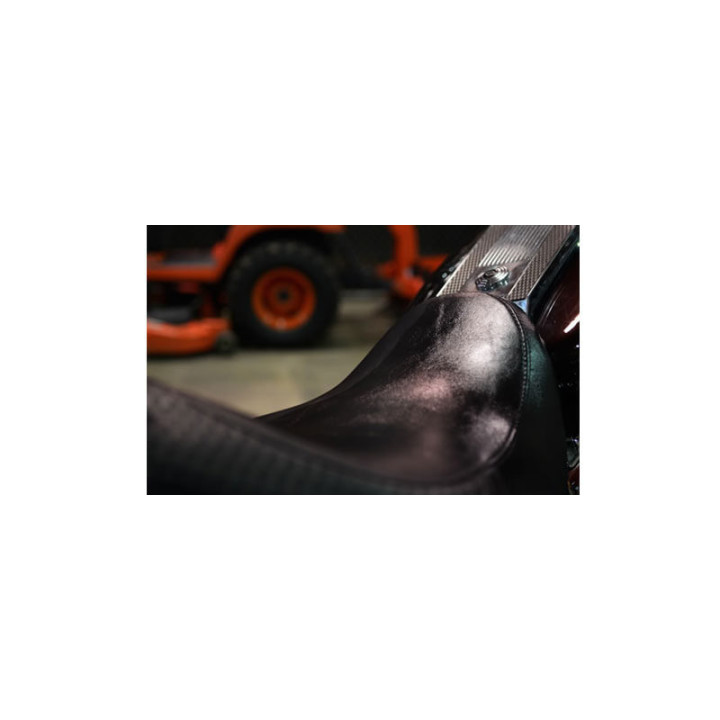 SPRAYABLE LEATHER CLEANER AND CONDITIONER IN ONE 0,473l SPRAYABLE LEATHER CLEANER AND CONDITIONER IN ONE 0,473l